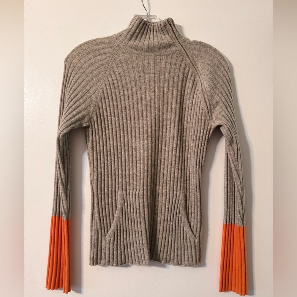 M-A-G by Magaschoni  100% Cashmere Sweater size S - Picture 2 of 9